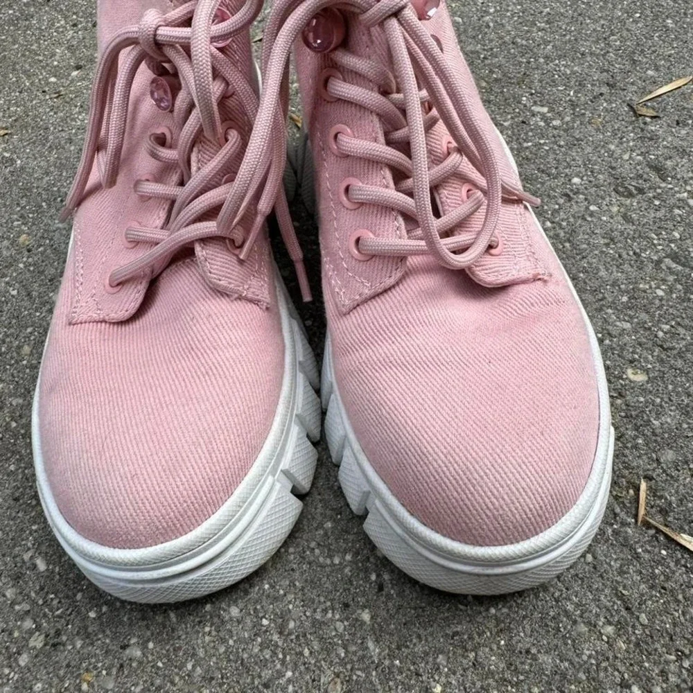 Guess Hedya Pink Ankle Boot Women's‎ Size 6 Combat Lace Up Pastel Punk Shoes